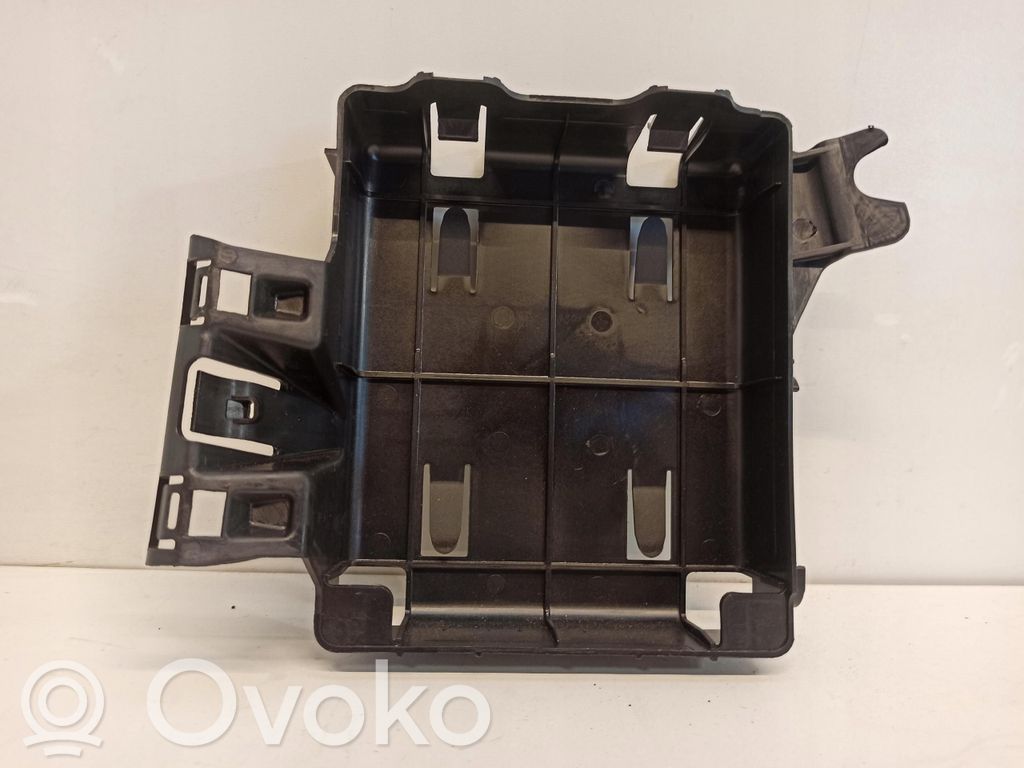 Bracket in trunk/boot   4G0907368
