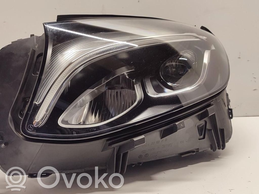 Mercedes-Benz GLC C253 Lampa przednia 