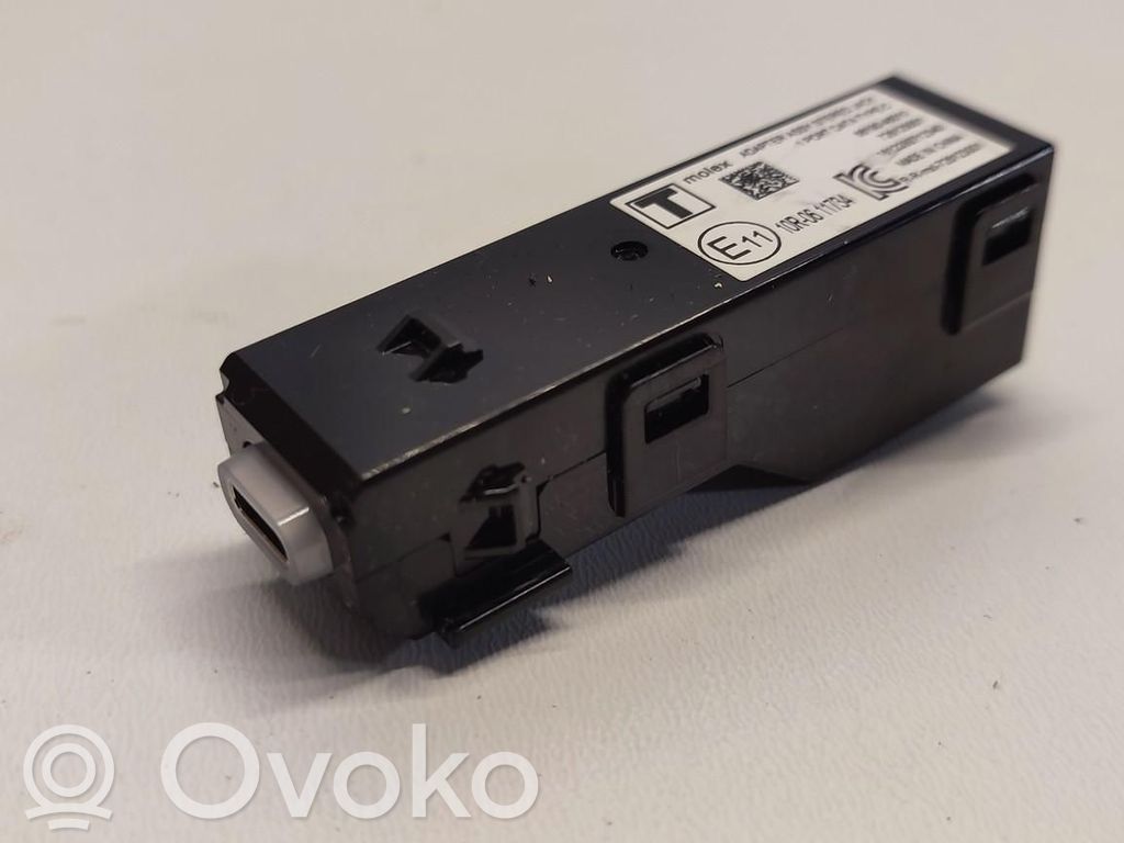 Mazda 2 Enchufe conector USB 