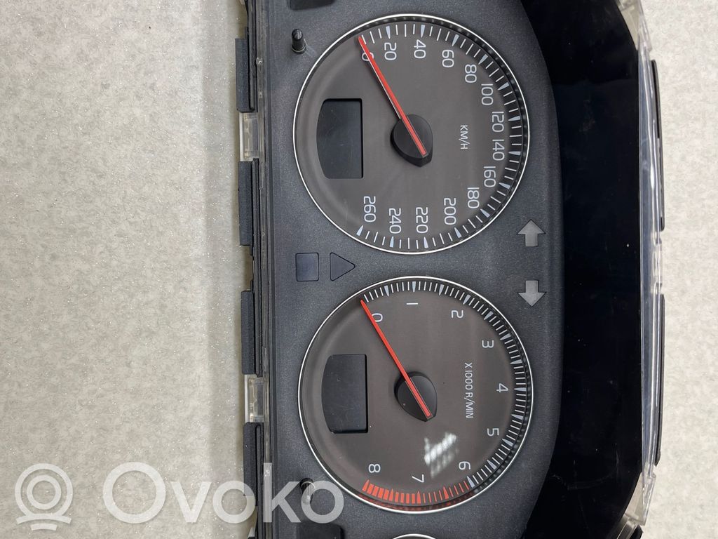 Volvo S60 Speedometer (instrument cluster) 