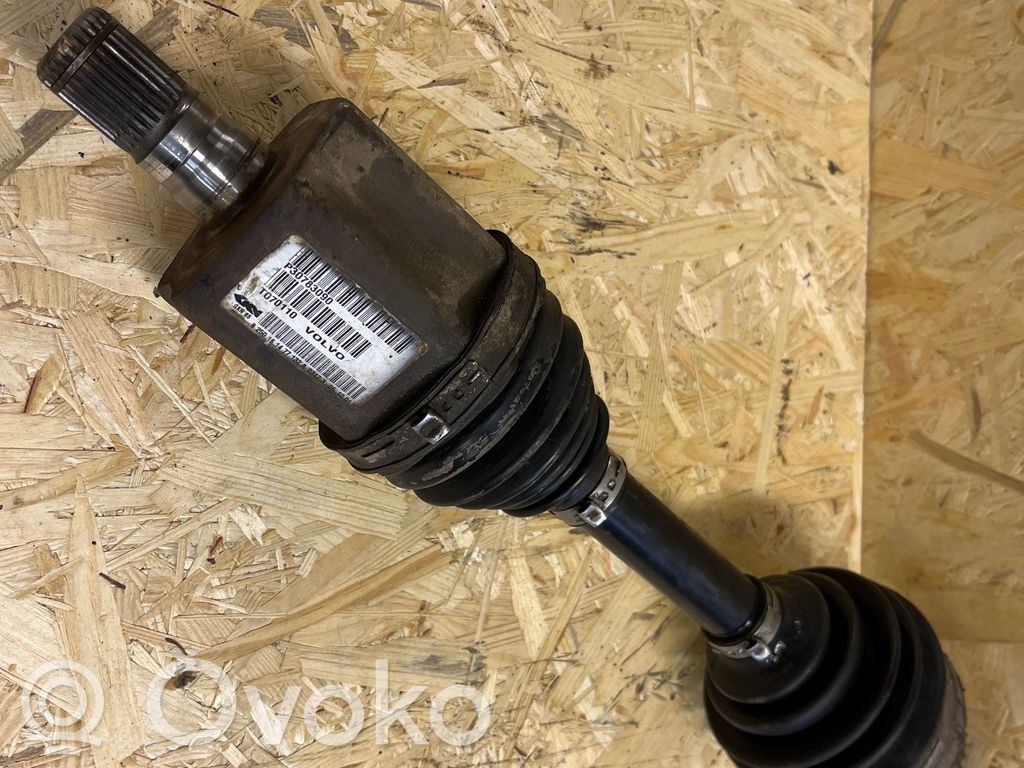 Volvo V70 Półoś przednia 