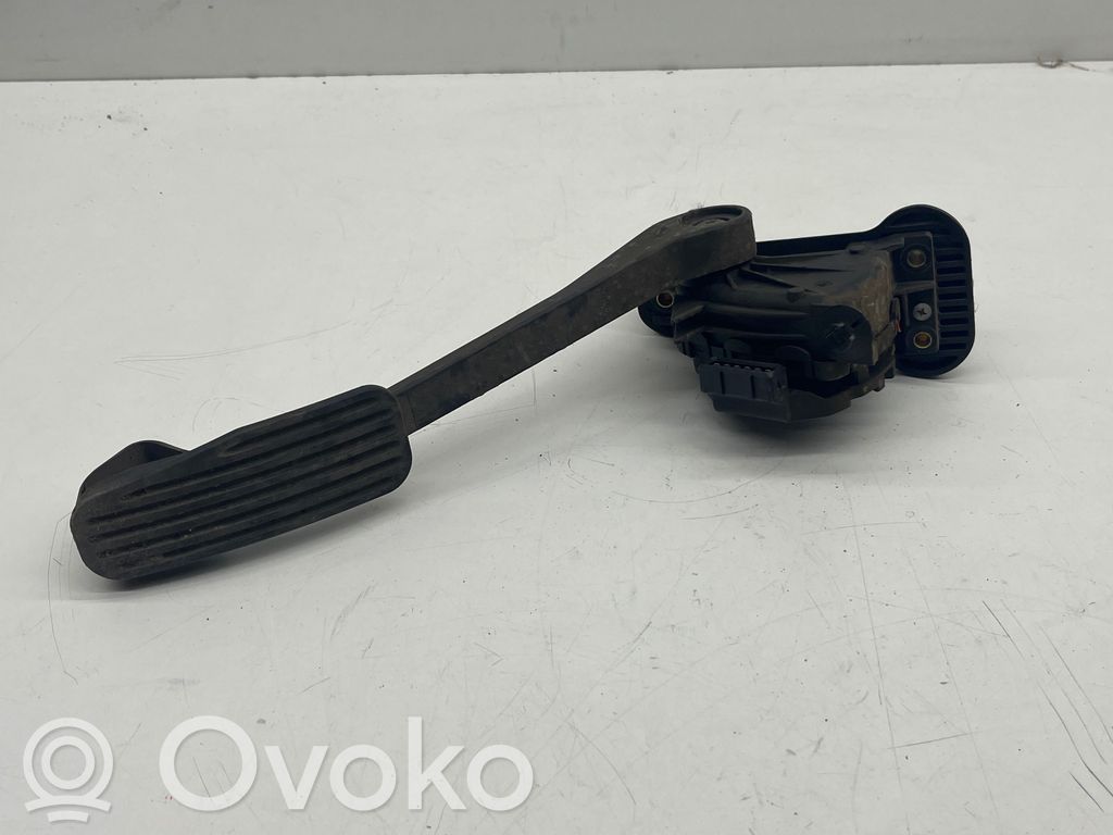 Volvo V70 Accelerator throttle pedal 