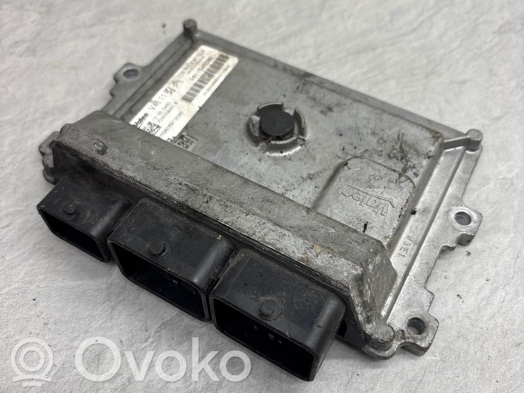 Peugeot 208 I Engine control unit/module 