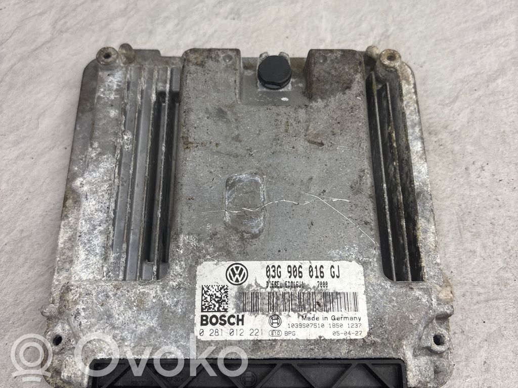 Volkswagen Golf V Engine control unit/module 