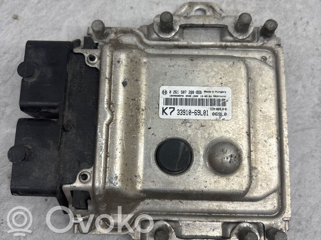 Suzuki Swift II Engine control unit/module 