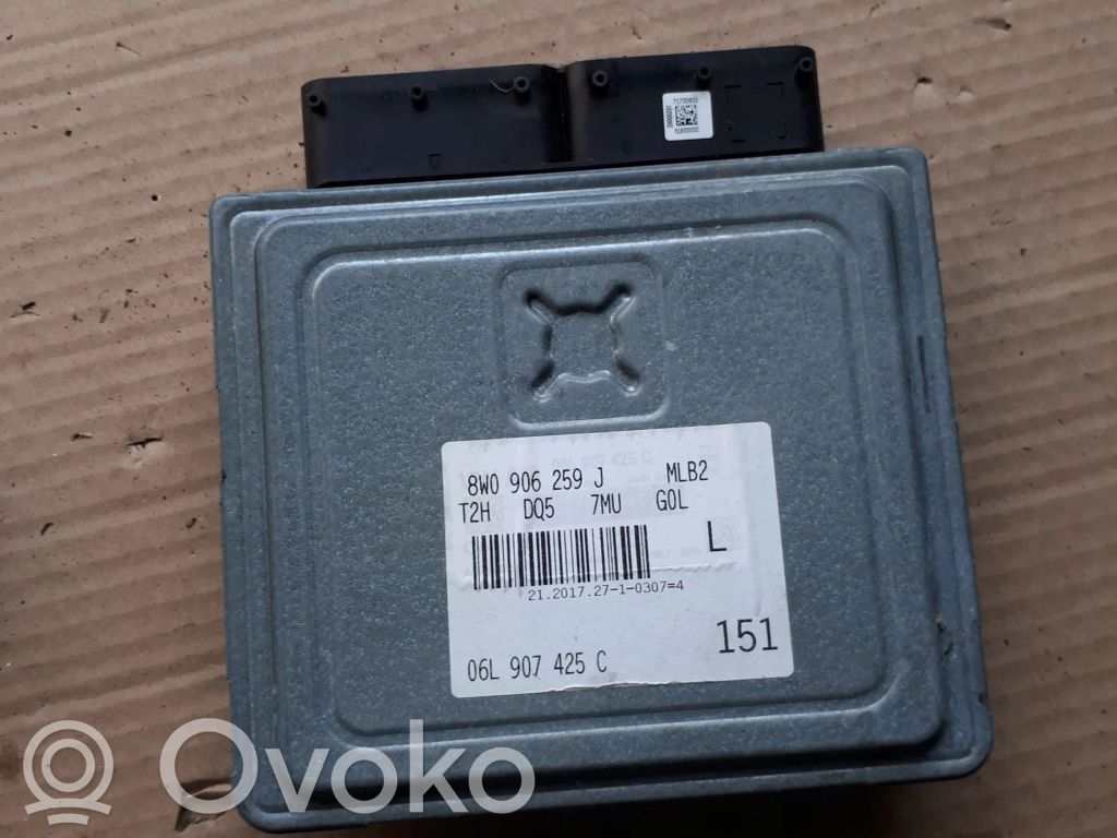 Unidad de control/módulo del motor   8W0906259J