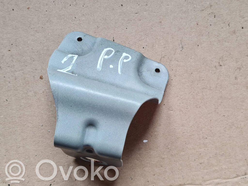 Audi Q3 F3 Soporte de montaje del guardabarros 