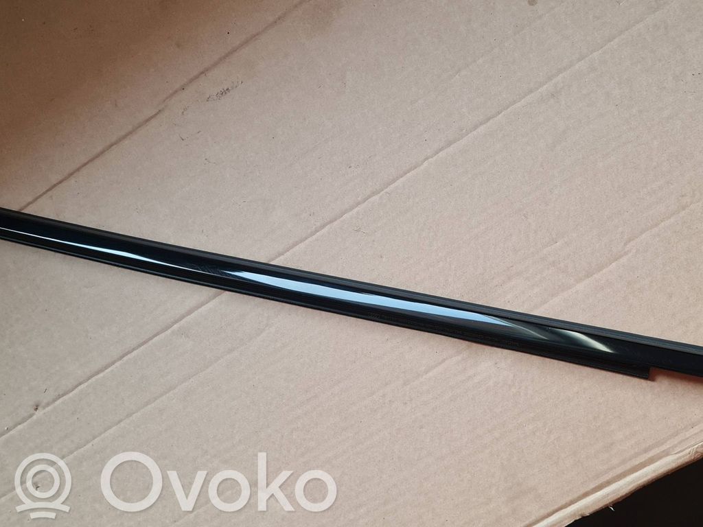 Audi Q5 SQ5 FY Listwa / Uszczelka szyby drzwi tylnych 
