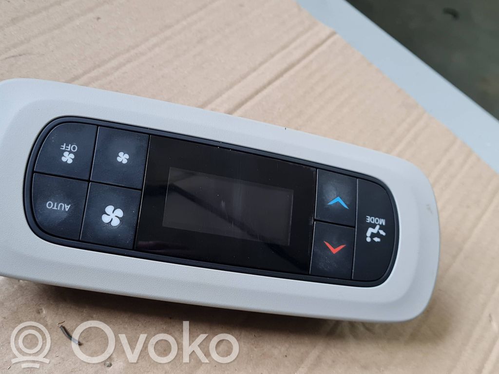 Chrysler Pacifica Climate control unit 