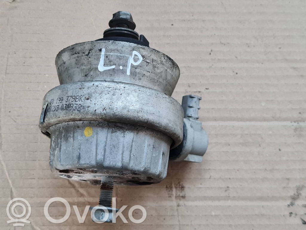 Engine mount bracket   4F0199379BK,191203031932