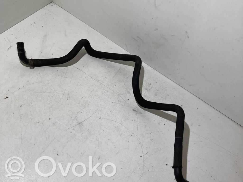 Volkswagen PASSAT B5.5 Engine coolant pipe/hose 
