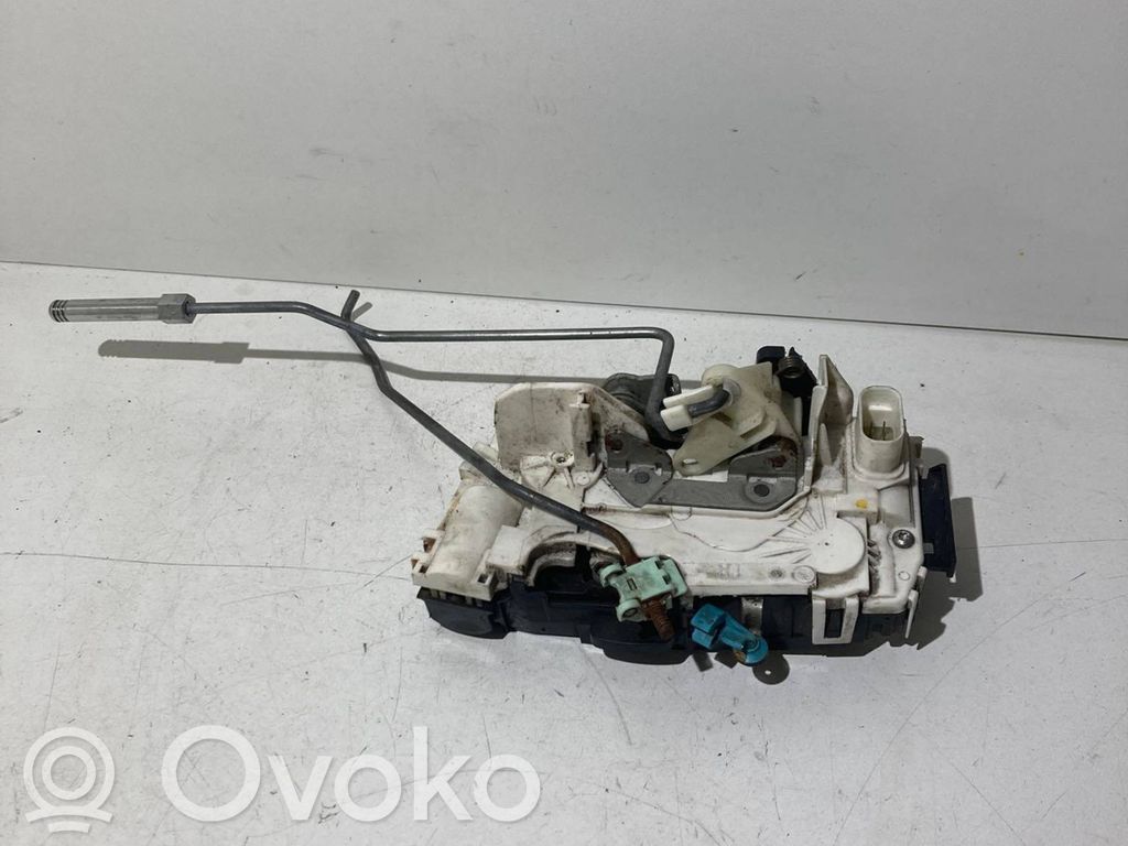 Dodge Caliber Front door lock 