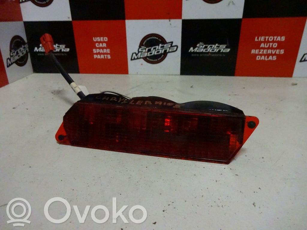 Chrysler Town & Country III Third/center stoplight 