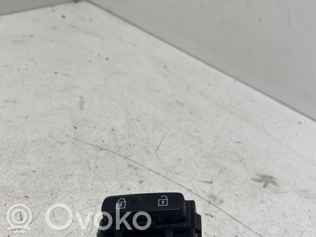 Central locking switch button   31318990,10W341