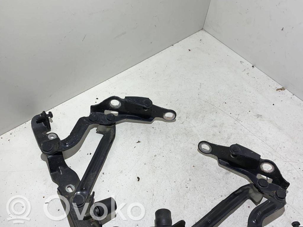 Chrysler Sebring (JS) Tailgate/trunk/boot hinge 
