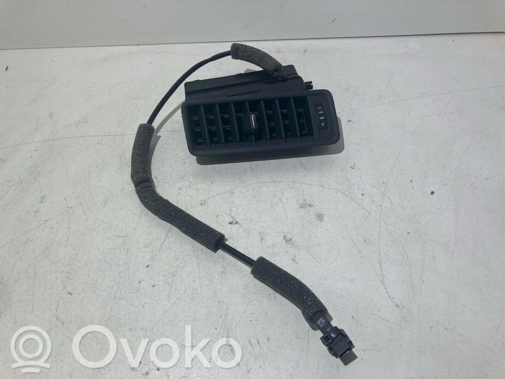 Audi A8 S8 D3 4E Kojelaudan sivutuuletussuuttimen kehys 