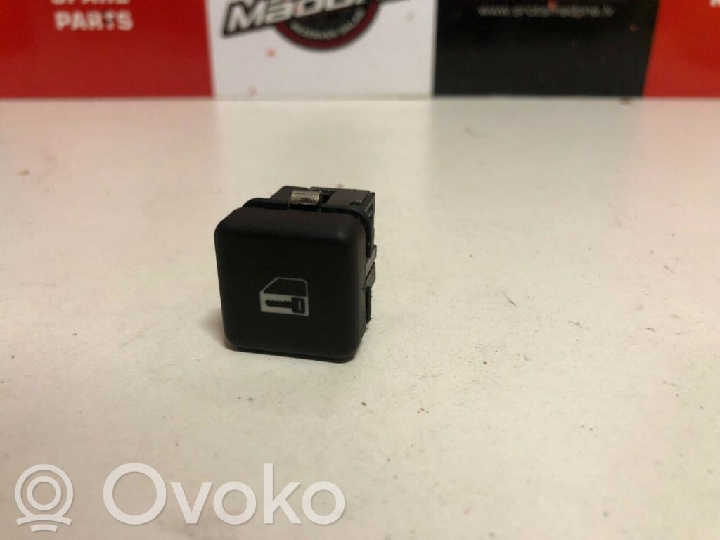 Central locking switch button   8360828