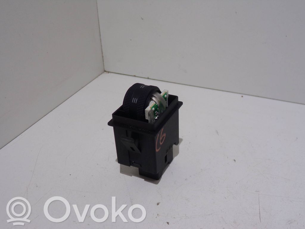 Audi A6 S6 C6 4F Headlight level height control switch 