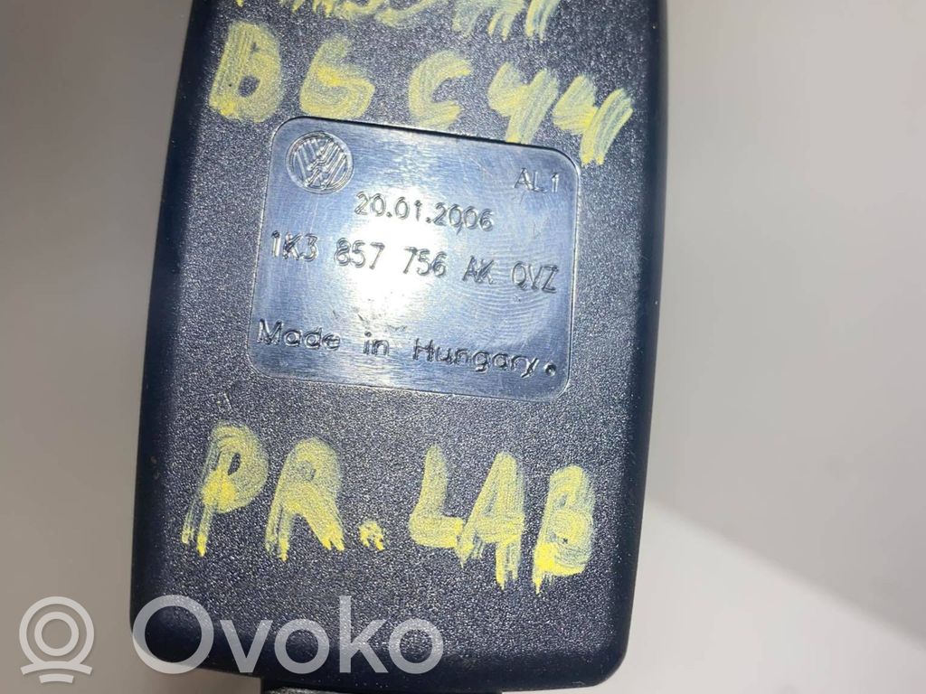 Volkswagen PASSAT B6 Klamra przedniego pasa bezpieczeństwa 