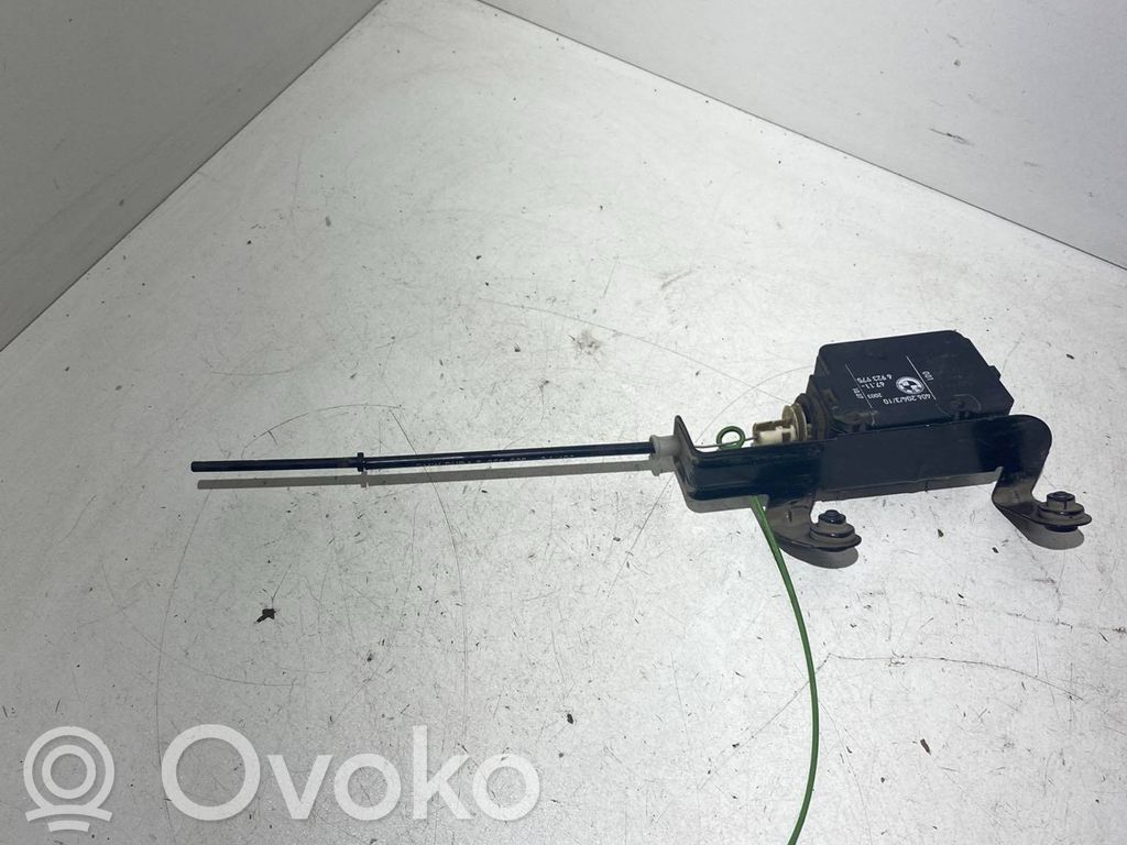 BMW 5 E60 E61 Polttoainesäiliön korkin lukko 
