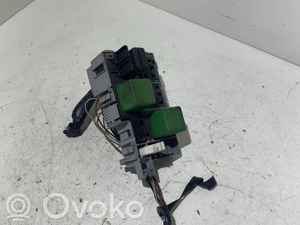 Opel Tigra B Saugiklių blokas 