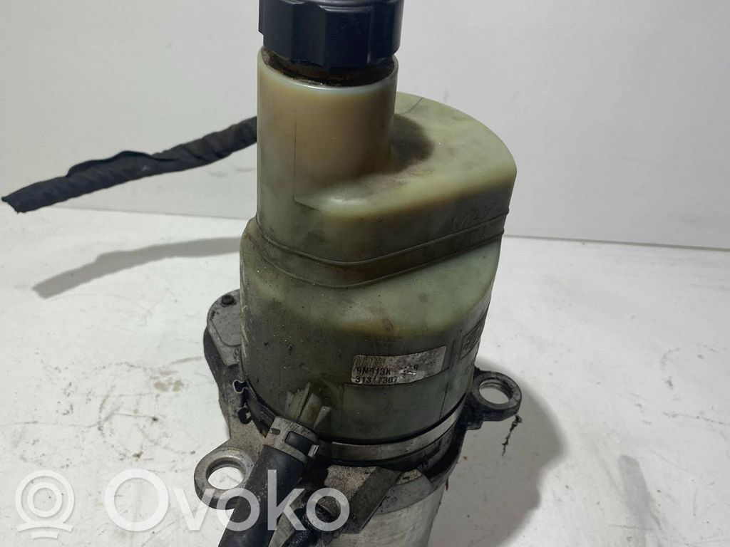 Volvo C30 Ohjaustehostimen pumppu 