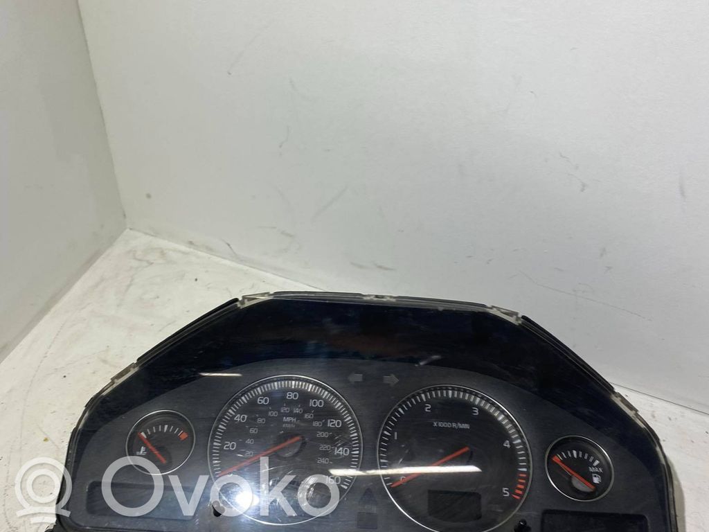 Volvo V70 Spidometrs (instrumentu panelī) 