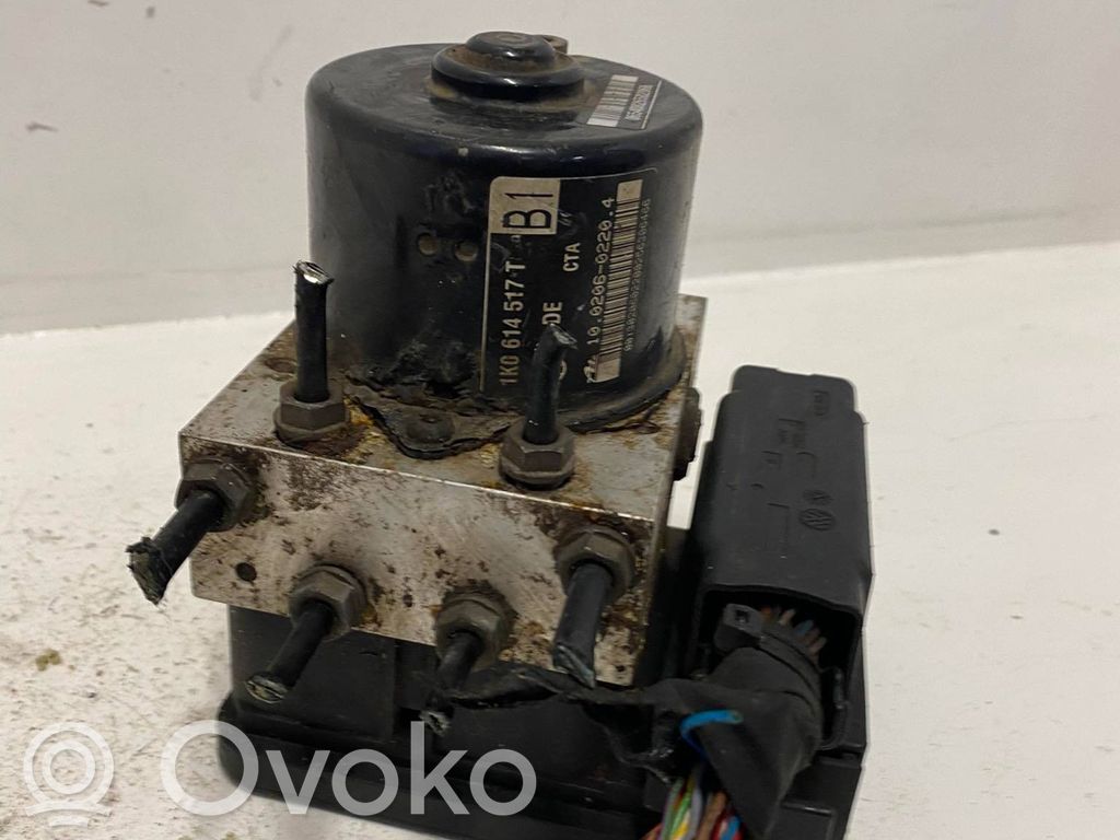 Volkswagen Golf V ABS Pump 