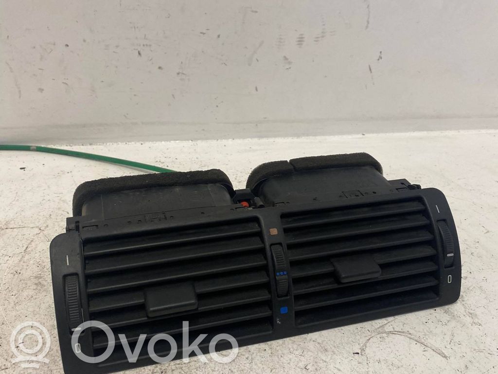 BMW 5 E39 Centrinės oro grotelės 