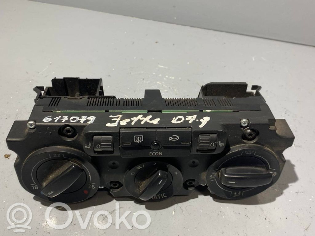 Volkswagen Jetta V Climate control unit 