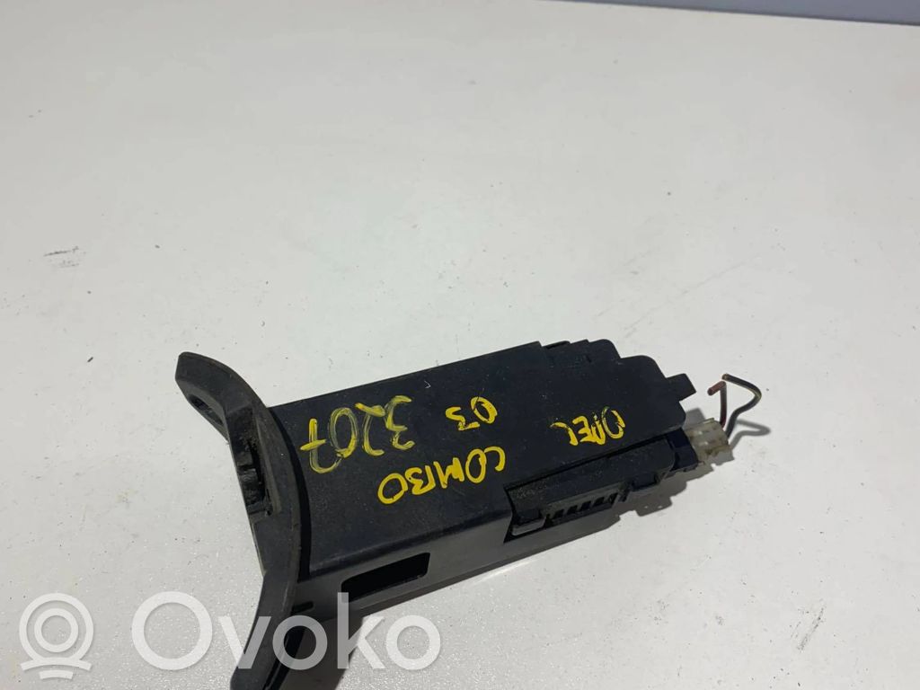 Opel Combo C Polttoainetankin korkin lukon moottori 