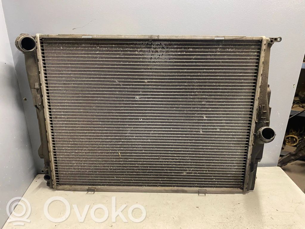 BMW 1 E81 E87 Dzesēšanas šķidruma radiators 