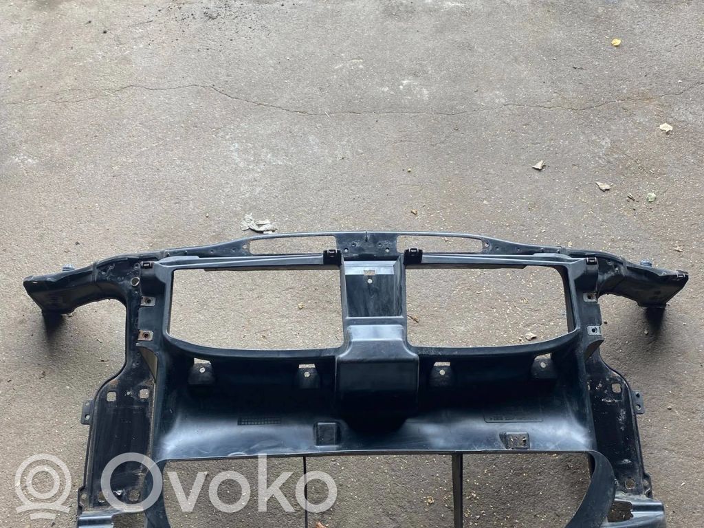 BMW 3 E90 E91 Radiatorių panelė 