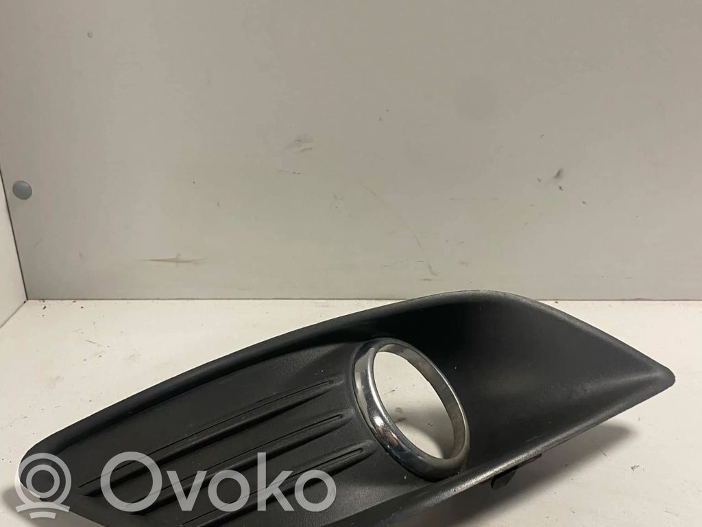 Ford Focus Front fog light trim/grill 