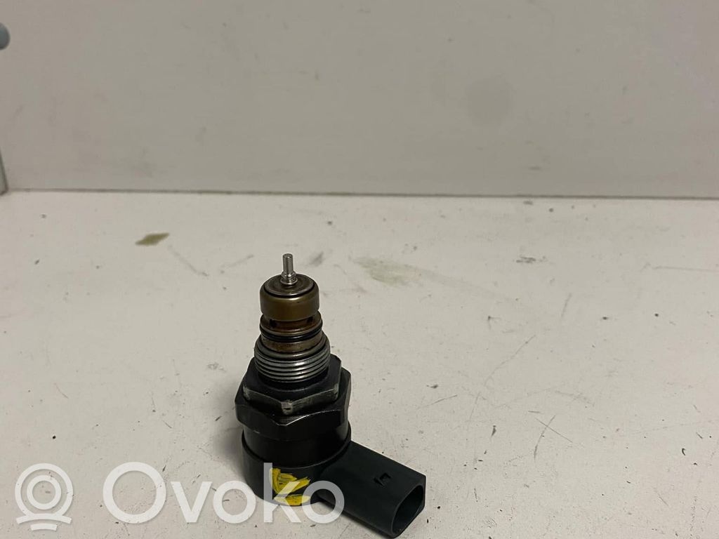 Audi A4 S4 B7 8E 8H Regulator ciśnienia paliwa 