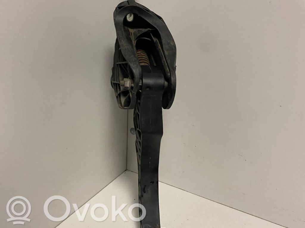 Volkswagen PASSAT B6 Pedał sprzęgła 