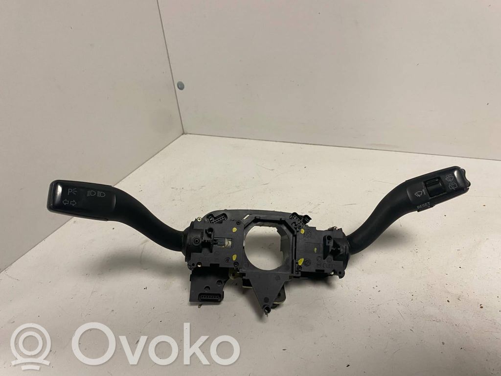 Audi A4 S4 B7 8E 8H Wiper turn signal indicator stalk/switch 