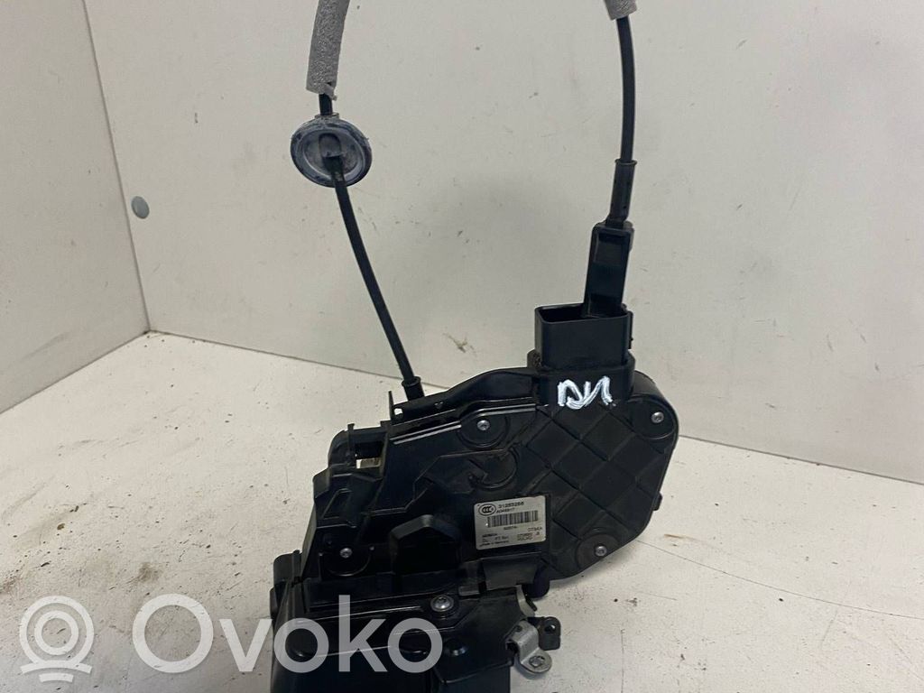 Volvo V70 Priekšpusē slēdzene 