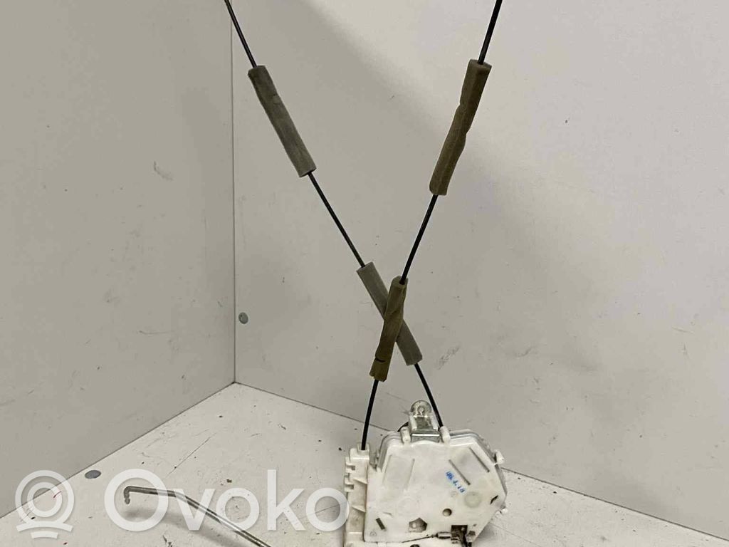 Honda FR-V Front door lock 