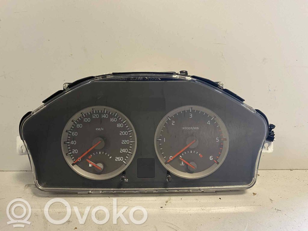 Volvo S40 Speedometer (instrument cluster) 
