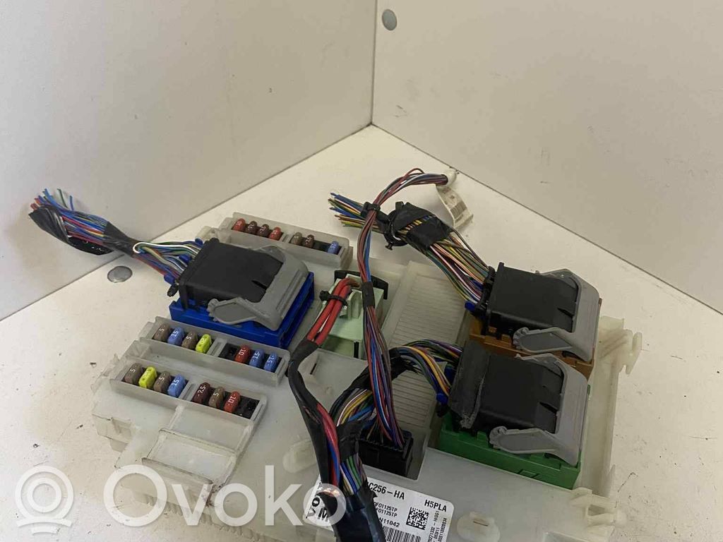 Volvo V70 Fuse module 