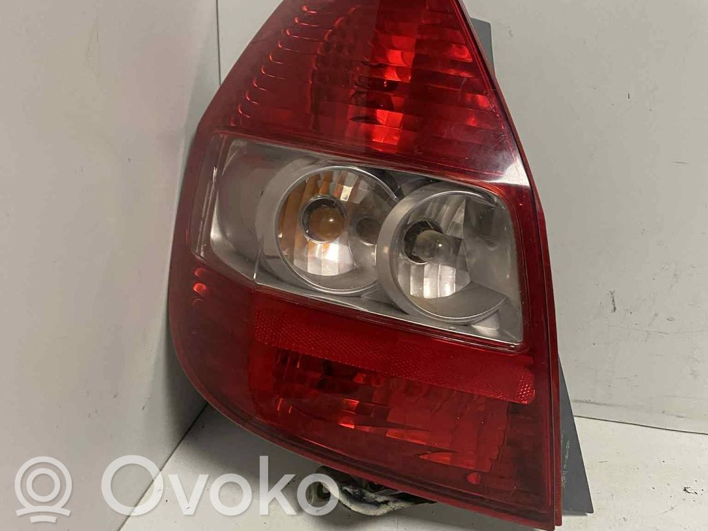 Honda Jazz Aizmugurējais lukturis virsbūvē 