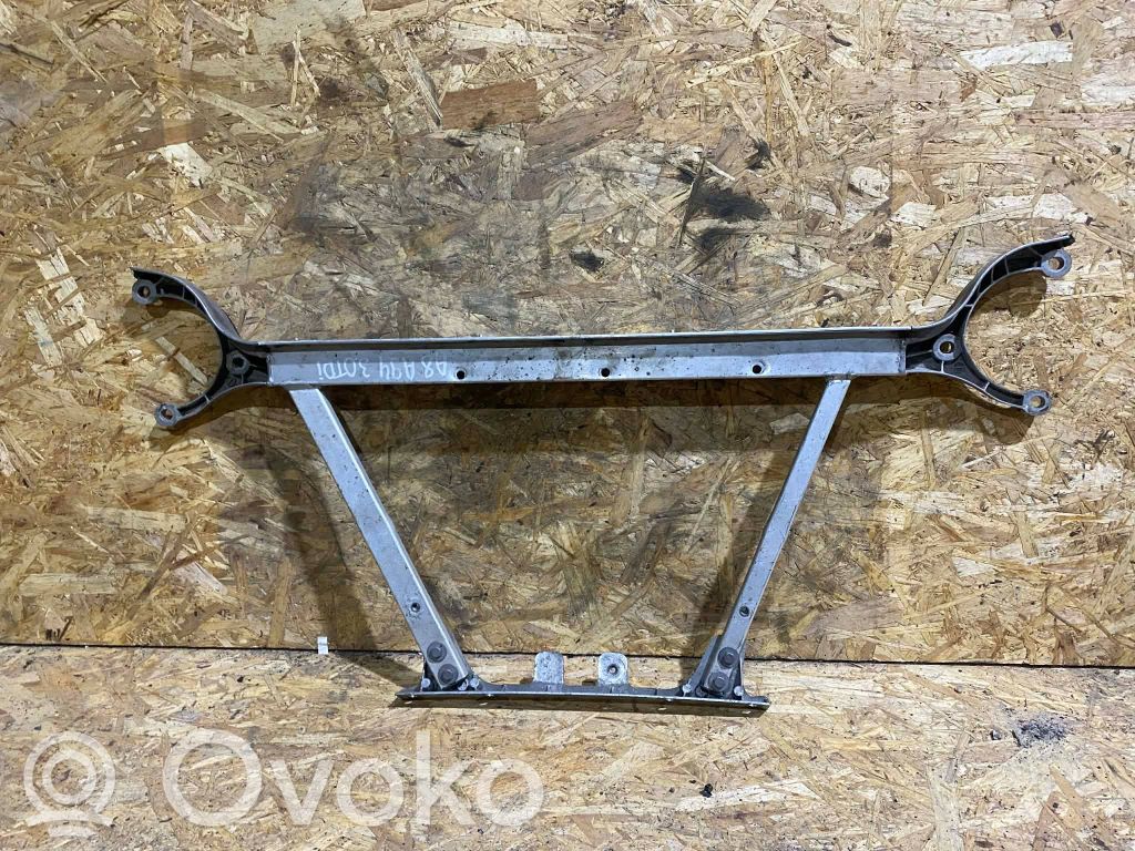 Audi A8 S8 D3 4E Priekinis traversas 