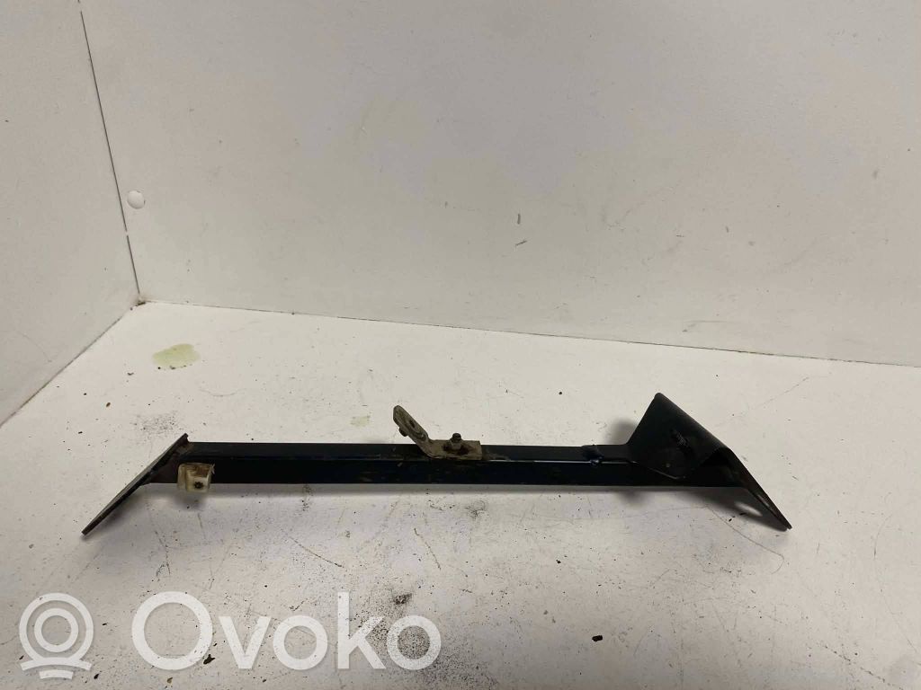 Fender mounting bracket   4E0805464E