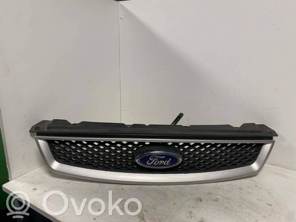 Ford Focus Etupuskurin ylempi jäähdytinsäleikkö 