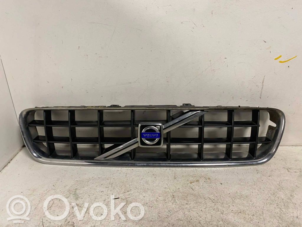 Volvo C70 Etupuskurin ylempi jäähdytinsäleikkö 