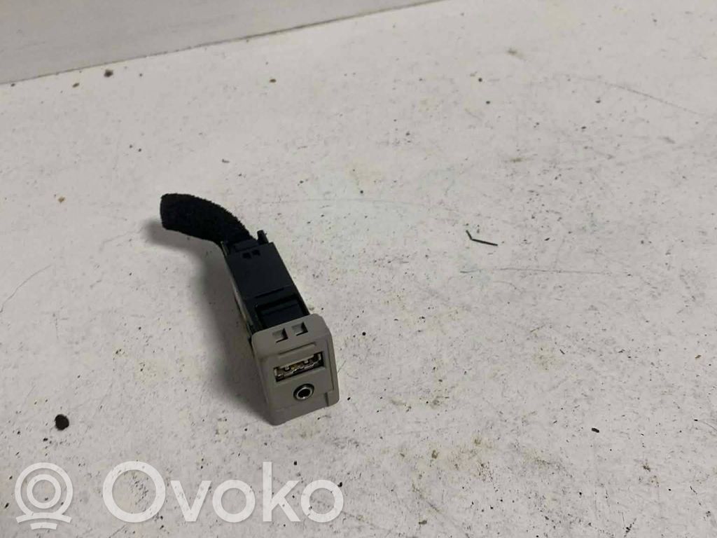 Lexus RX 450H USB socket connector 
