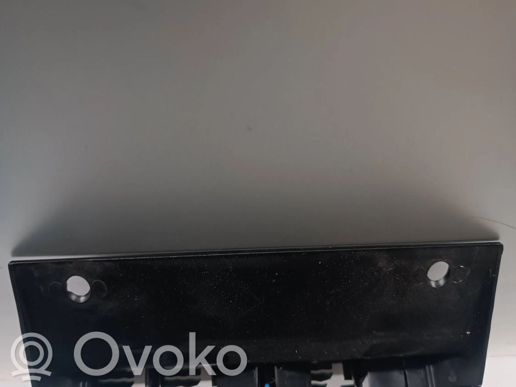 Audi A8 S8 D3 4E Elektrinis salono pečiuko radiatorius 