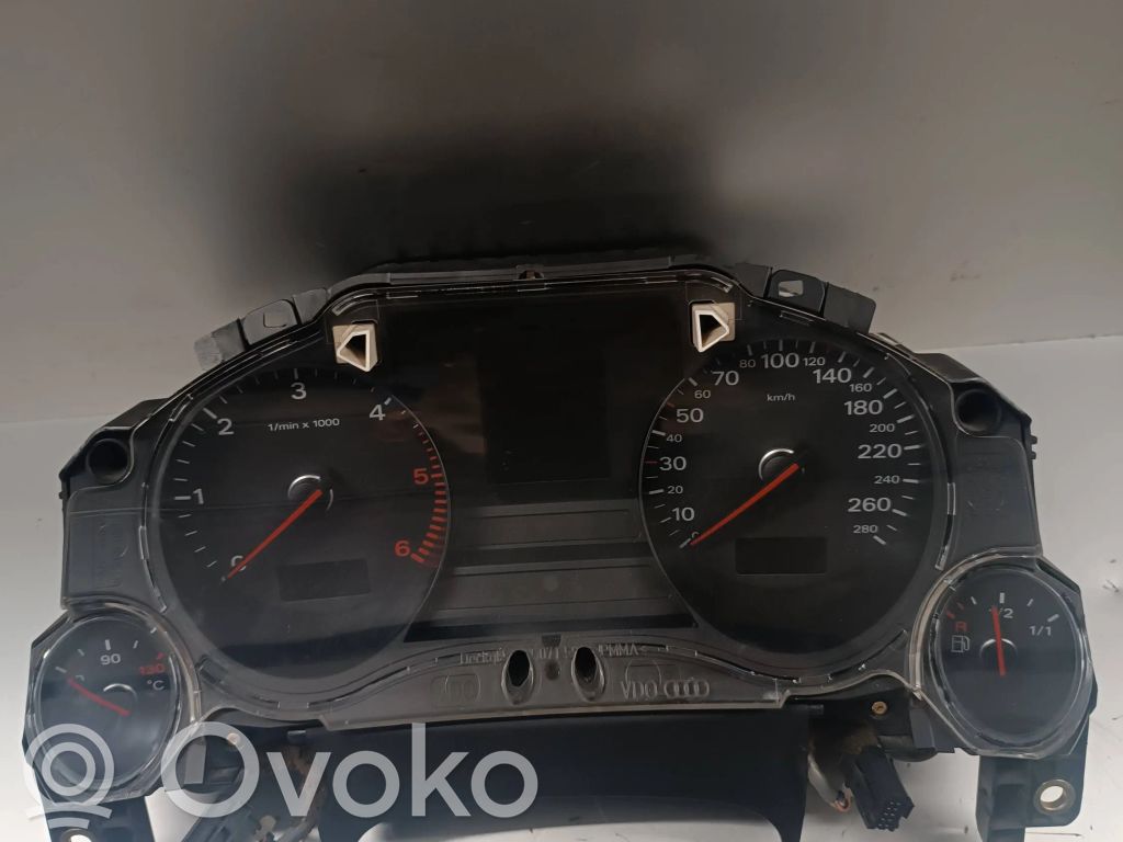 Audi A8 S8 D3 4E Speedometer (instrument cluster) 