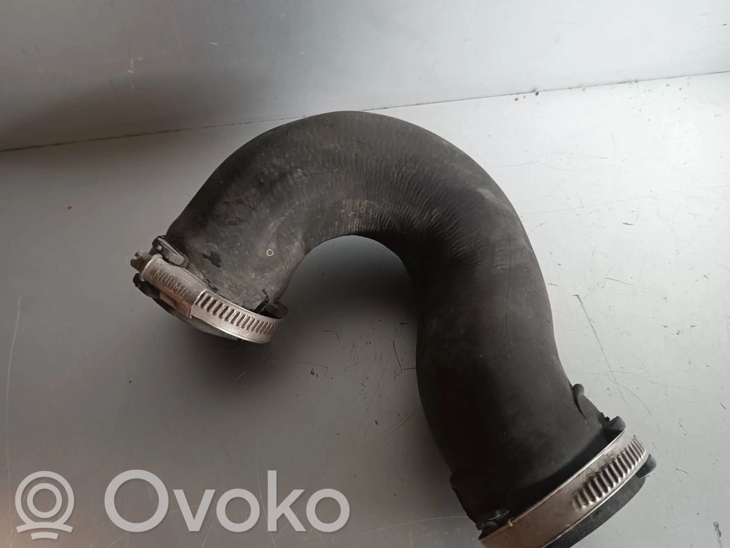 Välijäähdyttimen letku   4E0145738D